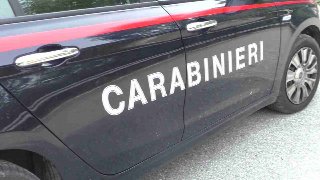 Avrebbe tentato di buttare la fidanzata dalla finestra, arrestato